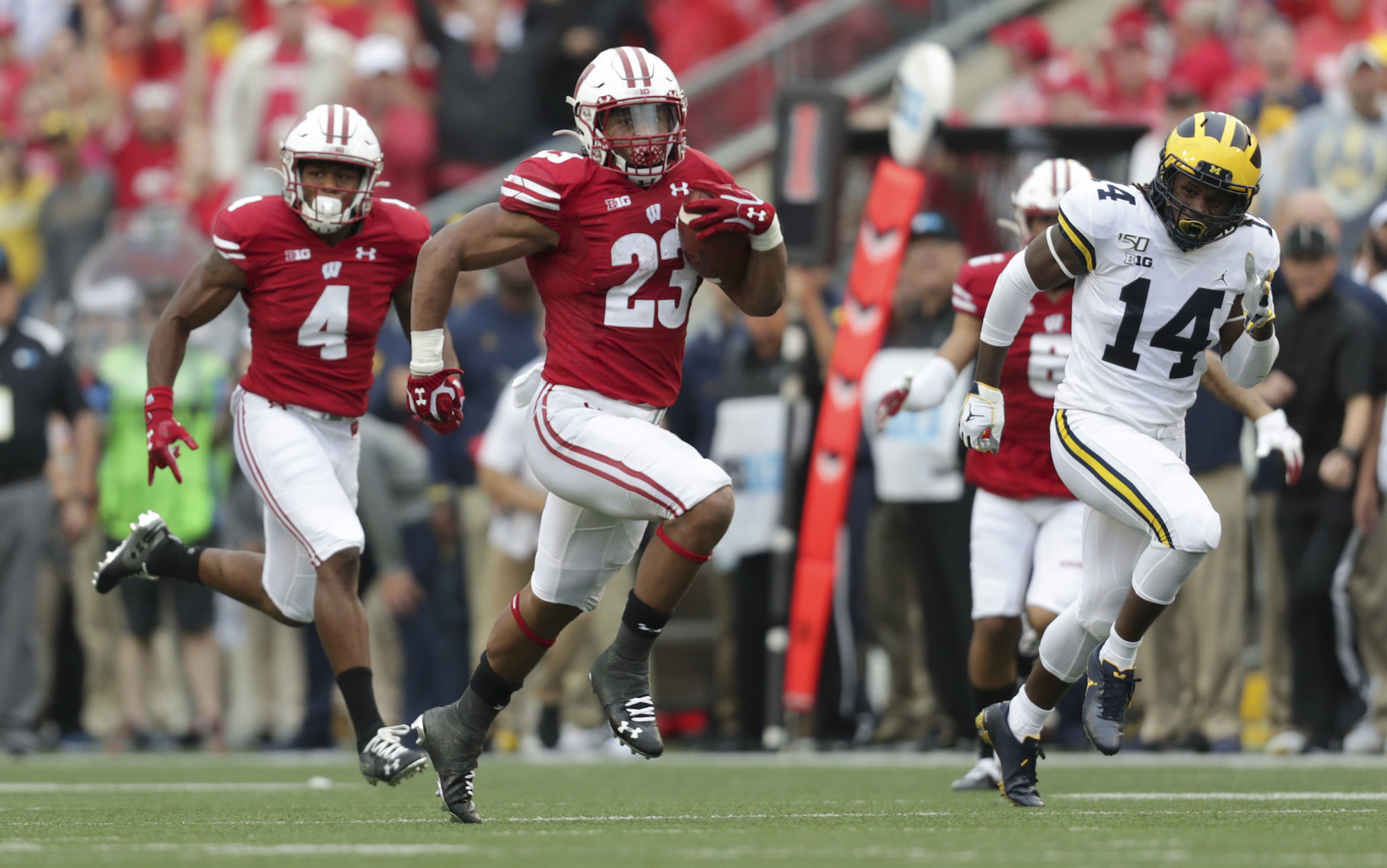 Badgers 35, Wolverines 14
